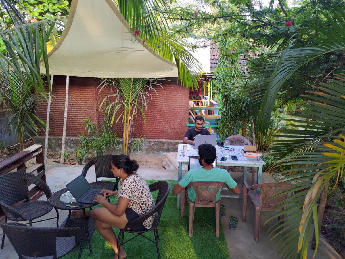 Secret Garden Arambol Hotel ภายนอก รูปภาพ